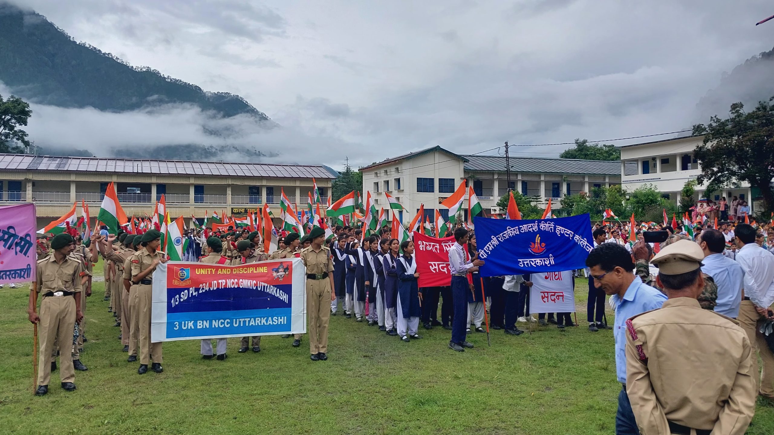 Uttarkashi Schools Celebrate Independence Day with Vibrant Rally and Cultural Festivities